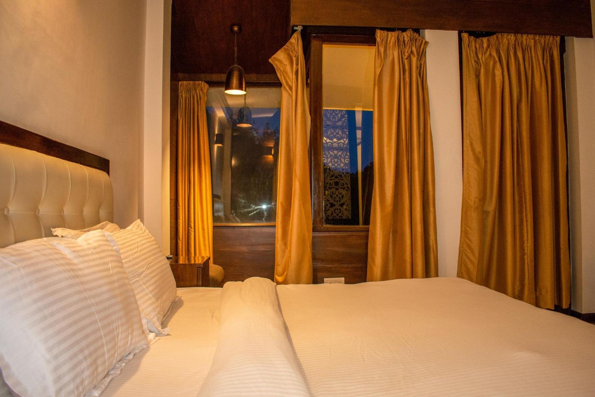 The Whispering Inn Resort And Bar Manāli Dış mekan fotoğraf