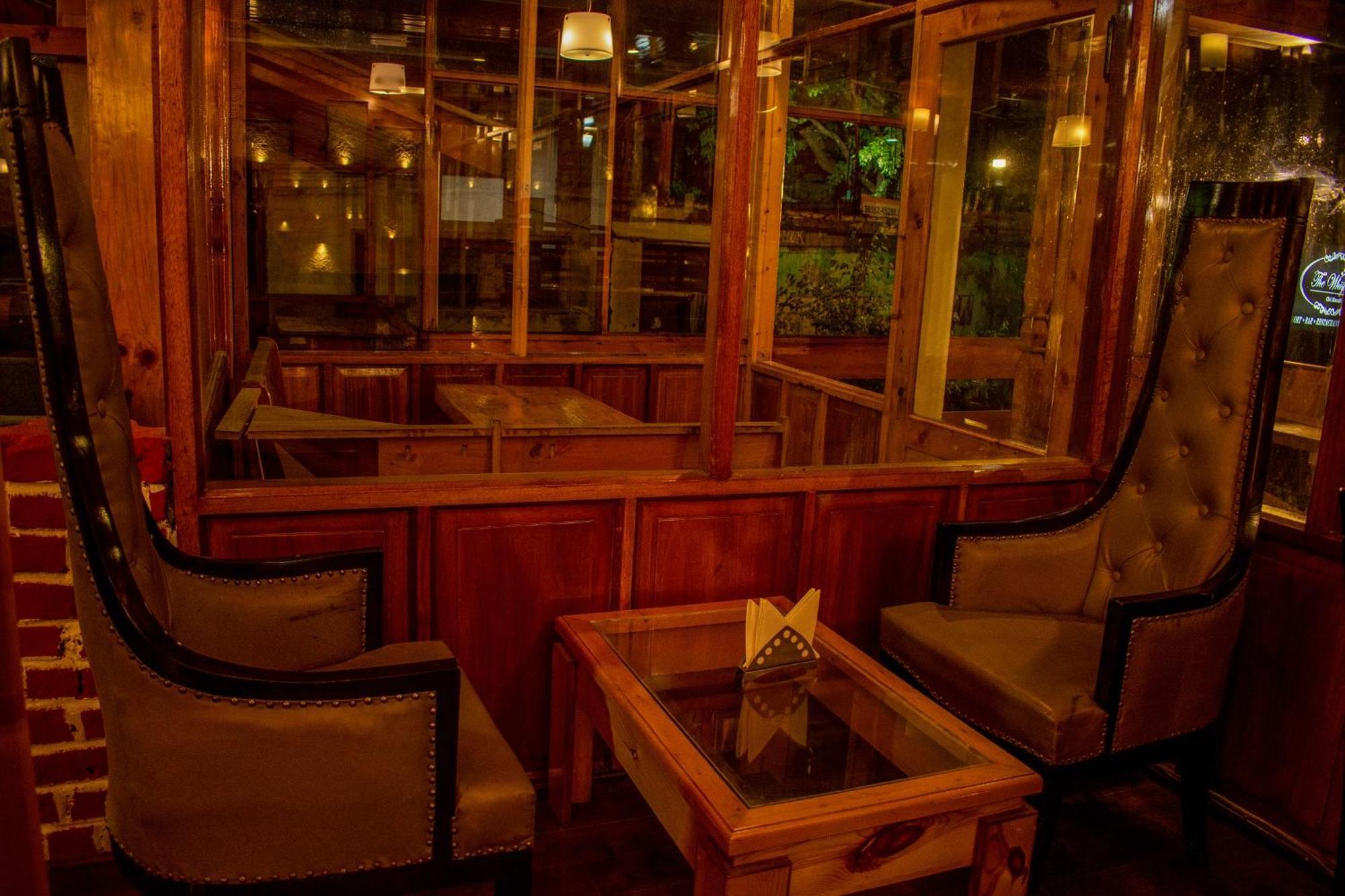 The Whispering Inn Resort And Bar Manāli Dış mekan fotoğraf
